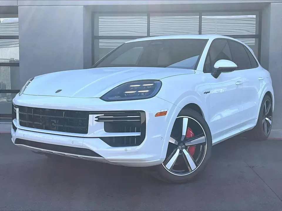 2026 Porsche 9Y0/9Y3 Cayenne Turbo - Image 7 of 31