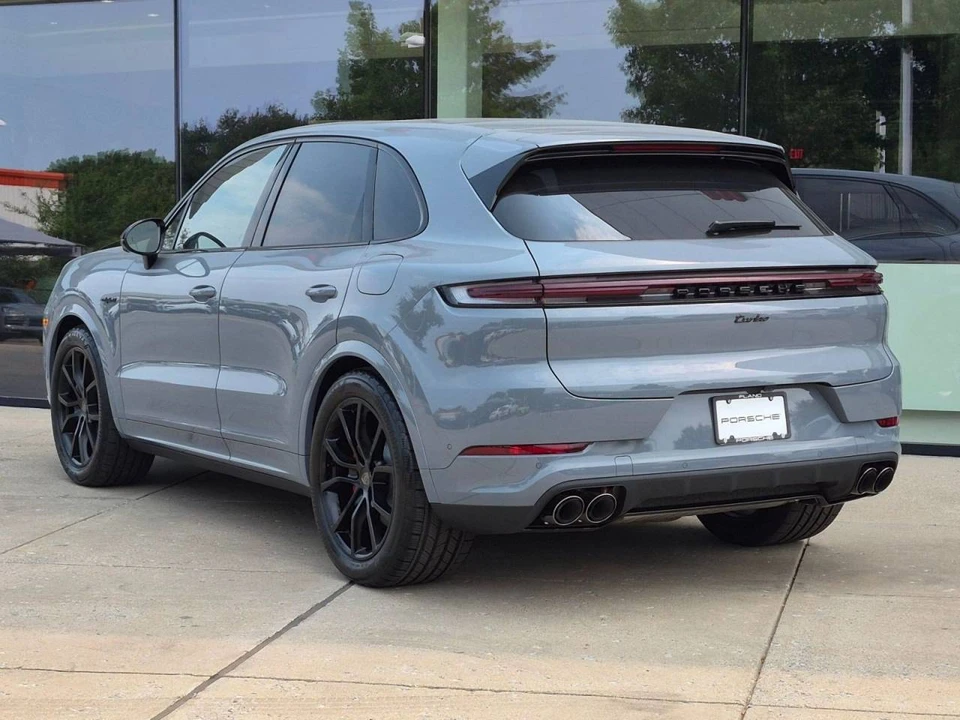 2026 Porsche 9Y0/9Y3 Cayenne Turbo - Image 3 of 4