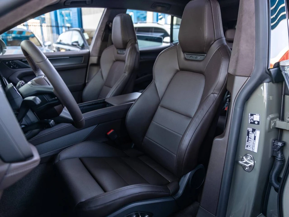 2026 Porsche 9Y0/9Y3 Cayenne Turbo - Image 4 of 4