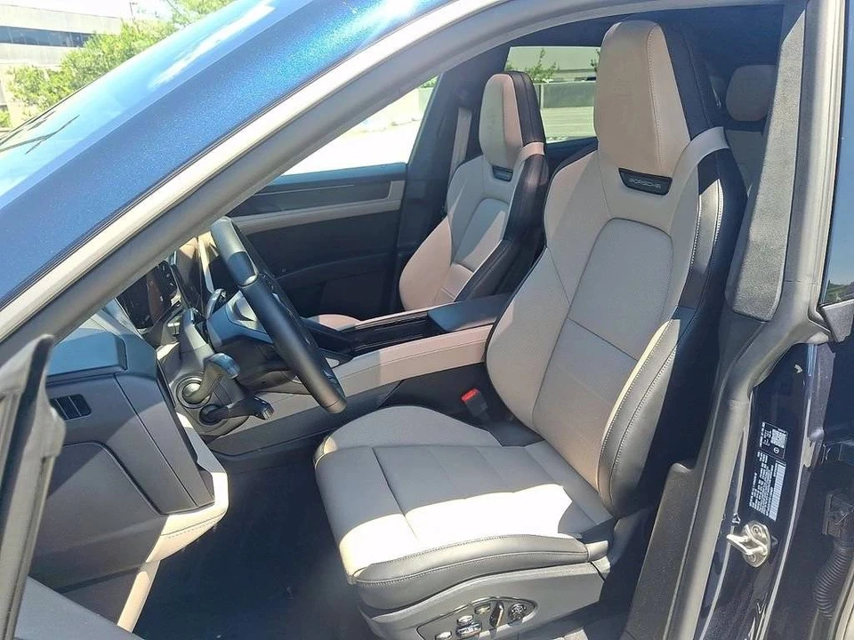 2026 Porsche 9Y0/9Y3 Cayenne Turbo - Image 5 of 5
