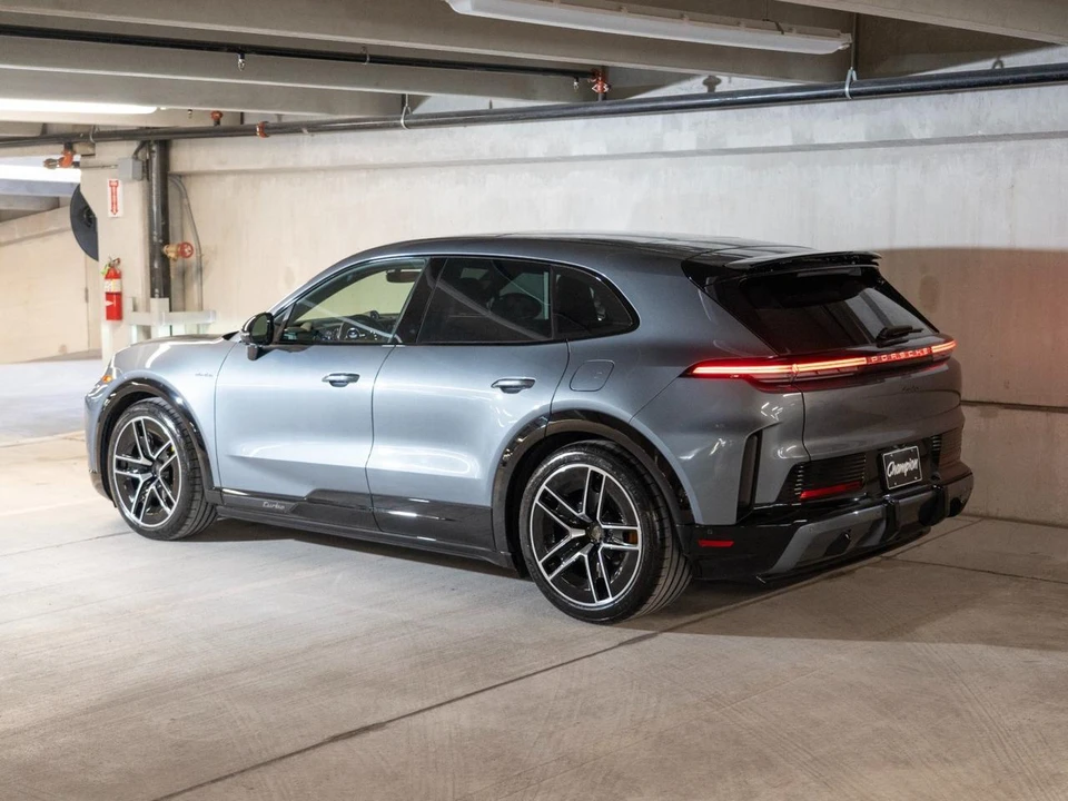 2026 Porsche 9Y0/9Y3 Cayenne Turbo - Image 4 of 30