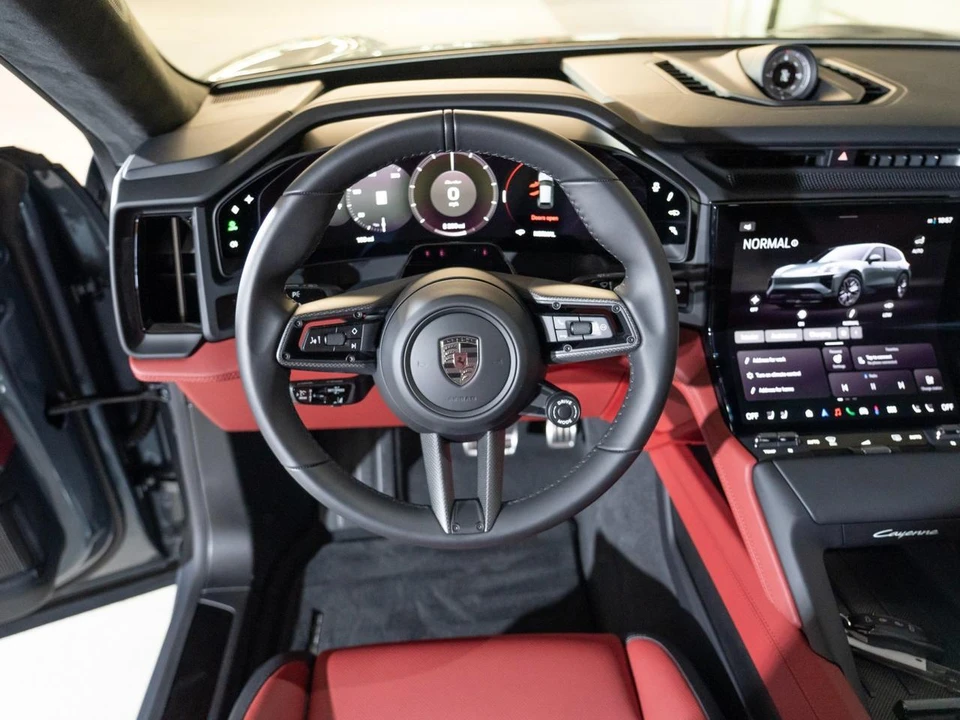 2026 Porsche 9Y0/9Y3 Cayenne Turbo - Image 29 of 30