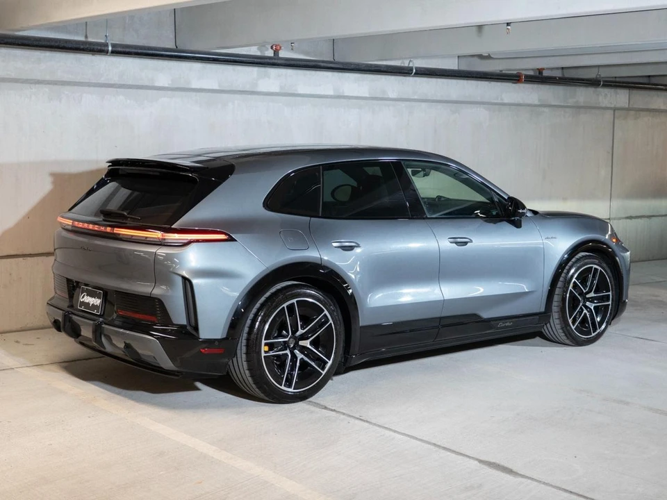 2026 Porsche 9Y0/9Y3 Cayenne Turbo - Image 11 of 30