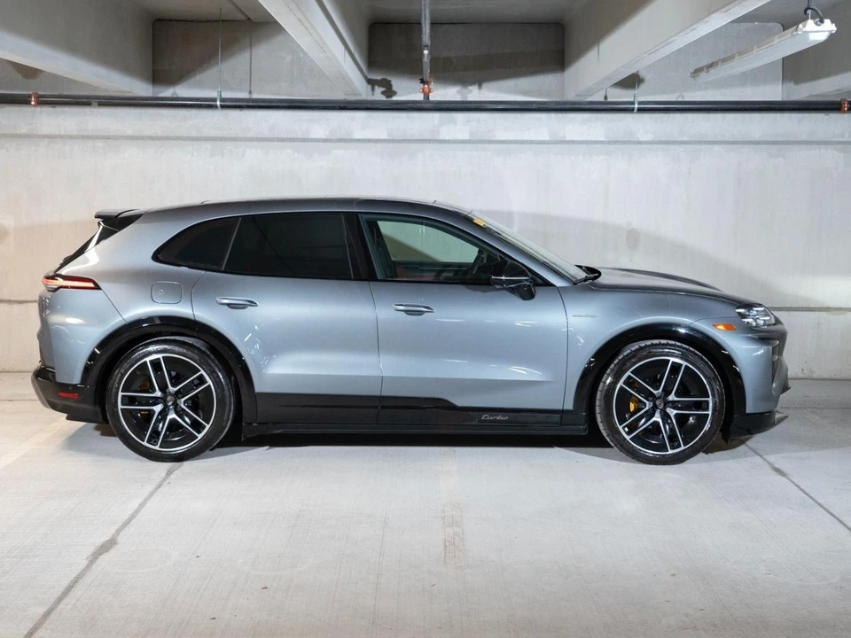 2026 Porsche 9Y0/9Y3 Cayenne Turbo - Image 9 of 30