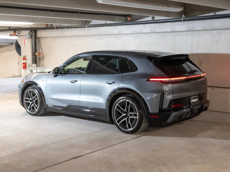 2026 Porsche 9Y0/9Y3 Cayenne Turbo - Image 3 of 5