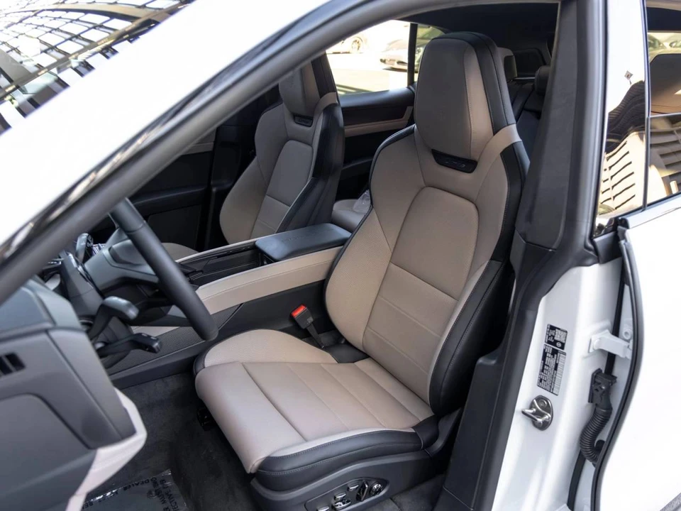 2026 Porsche 9Y0/9Y3 Cayenne Turbo - Image 5 of 5