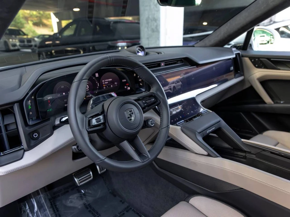 2026 Porsche 9Y0/9Y3 Cayenne Turbo - Image 4 of 5