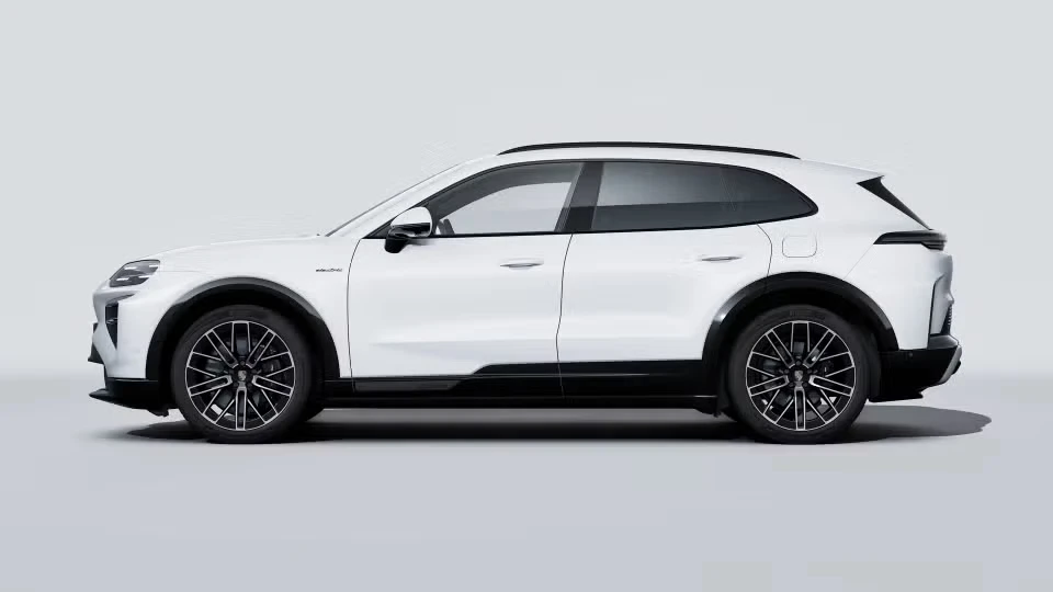 2026 Porsche 9Y0/9Y3 Cayenne Turbo - Image 11 of 31