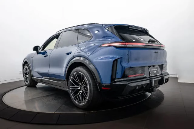 2026 Porsche 9Y0/9Y3 Cayenne Turbo - Image 18 of 31