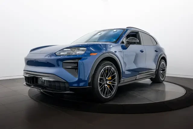 2026 Porsche 9Y0/9Y3 Cayenne Turbo - Image 6 of 31