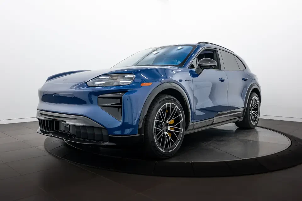 2026 Porsche 9Y0/9Y3 Cayenne Turbo - Image 7 of 31