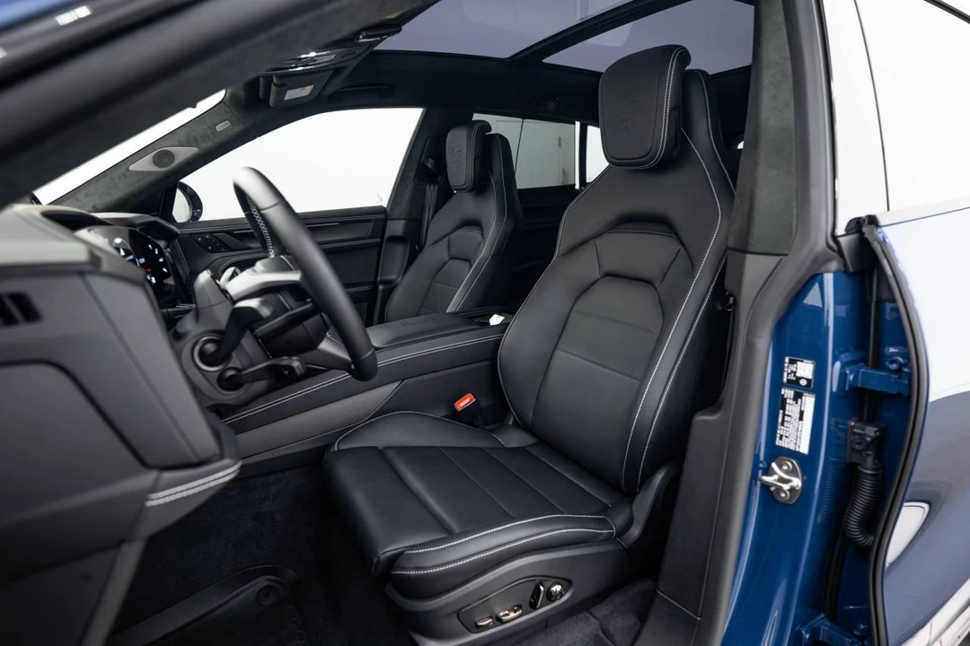 2026 Porsche 9Y0/9Y3 Cayenne Turbo - Image 5 of 5