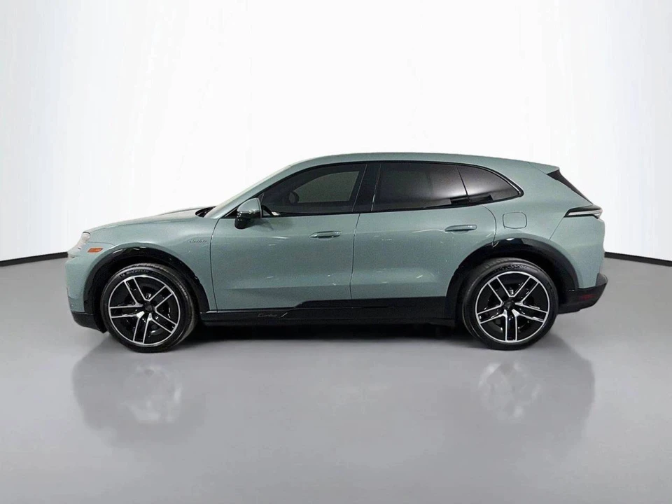 2026 Porsche 9Y0/9Y3 Cayenne Turbo - Image 2 of 4
