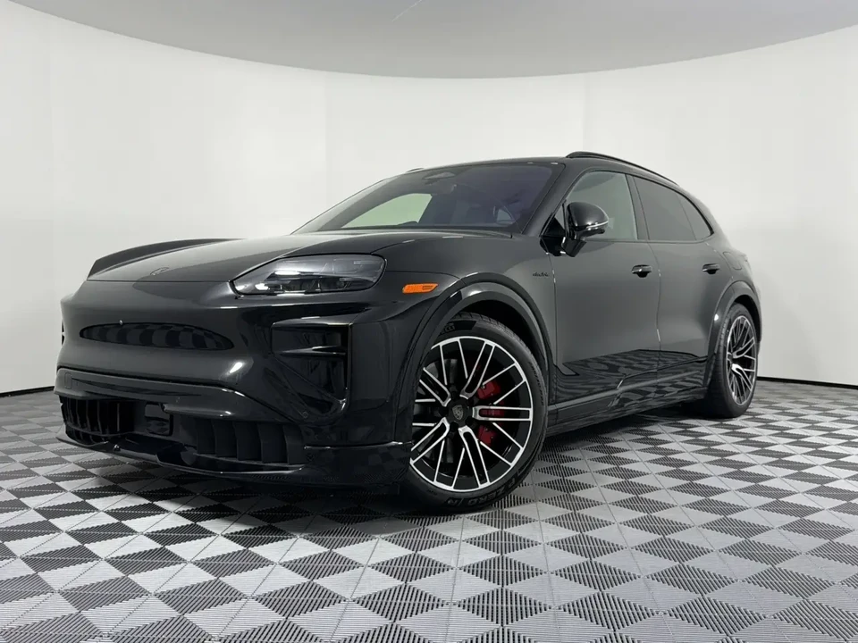 2026 Porsche 9Y0/9Y3 Cayenne Turbo - Image 8 of 31