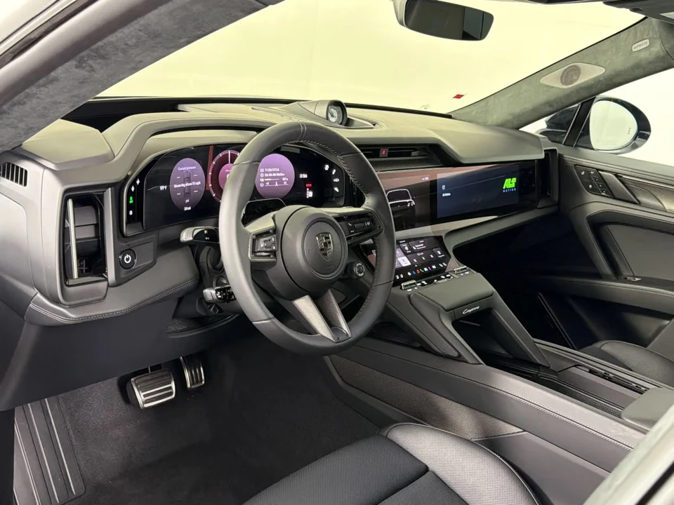 2026 Porsche 9Y0/9Y3 Cayenne Turbo - Image 28 of 31