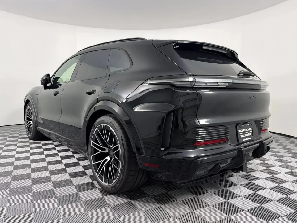 2026 Porsche 9Y0/9Y3 Cayenne Turbo - Image 19 of 31