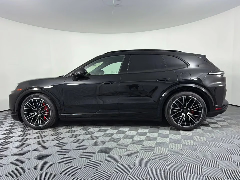 2026 Porsche 9Y0/9Y3 Cayenne Turbo - Image 11 of 31