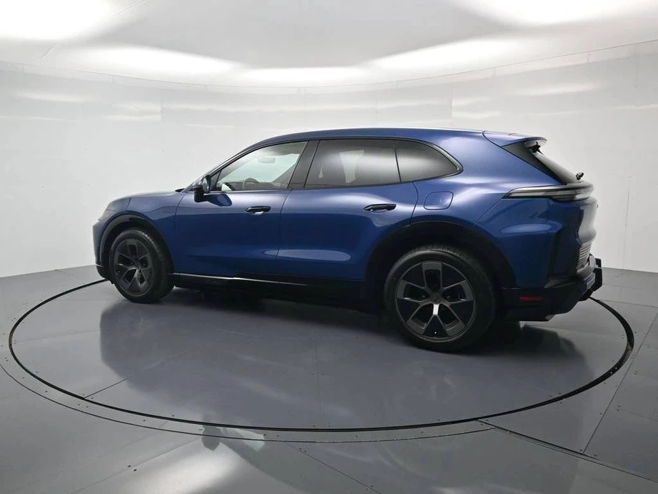 2026 Porsche 9Y0/9Y3 Cayenne Turbo - Image 3 of 5