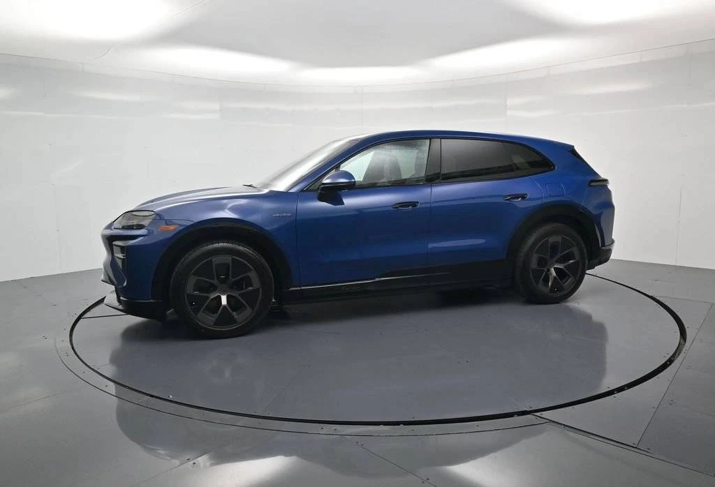 2026 Porsche 9Y0/9Y3 Cayenne Turbo - Image 2 of 5