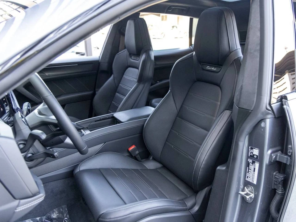 2026 Porsche 9Y0/9Y3 Cayenne Turbo - Image 5 of 5