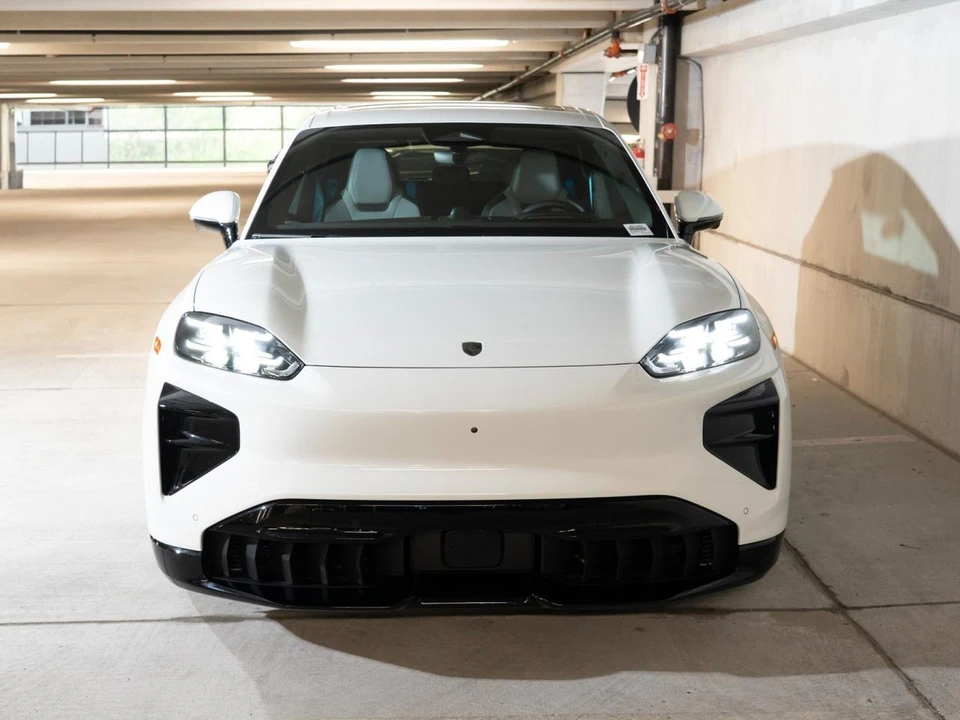 2026 Porsche 9Y0/9Y3 Cayenne Turbo - Image 6 of 29