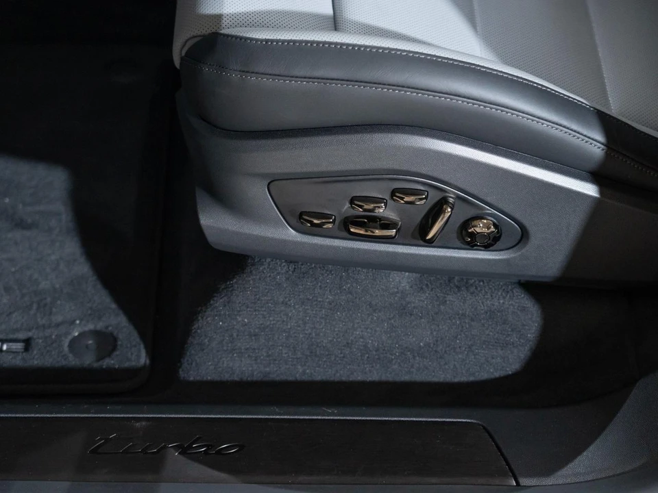 2026 Porsche 9Y0/9Y3 Cayenne Turbo - Image 13 of 29