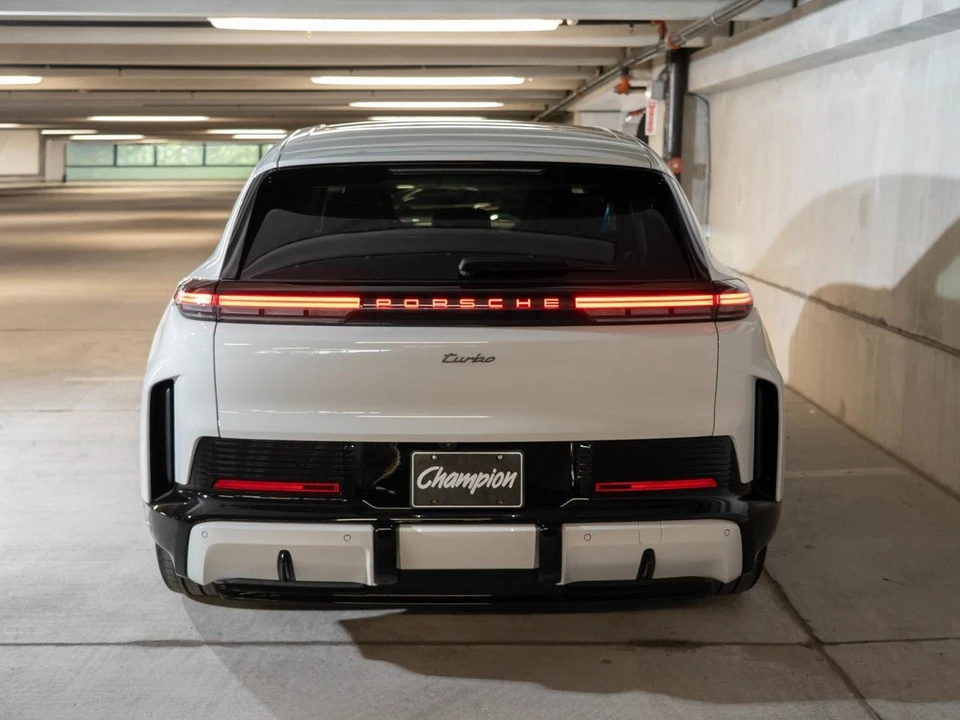 2026 Porsche 9Y0/9Y3 Cayenne Turbo - Image 10 of 29