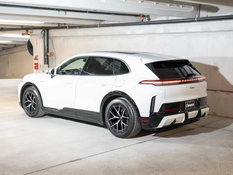 2026 Porsche 9Y0/9Y3 Cayenne Turbo - Image 3 of 29