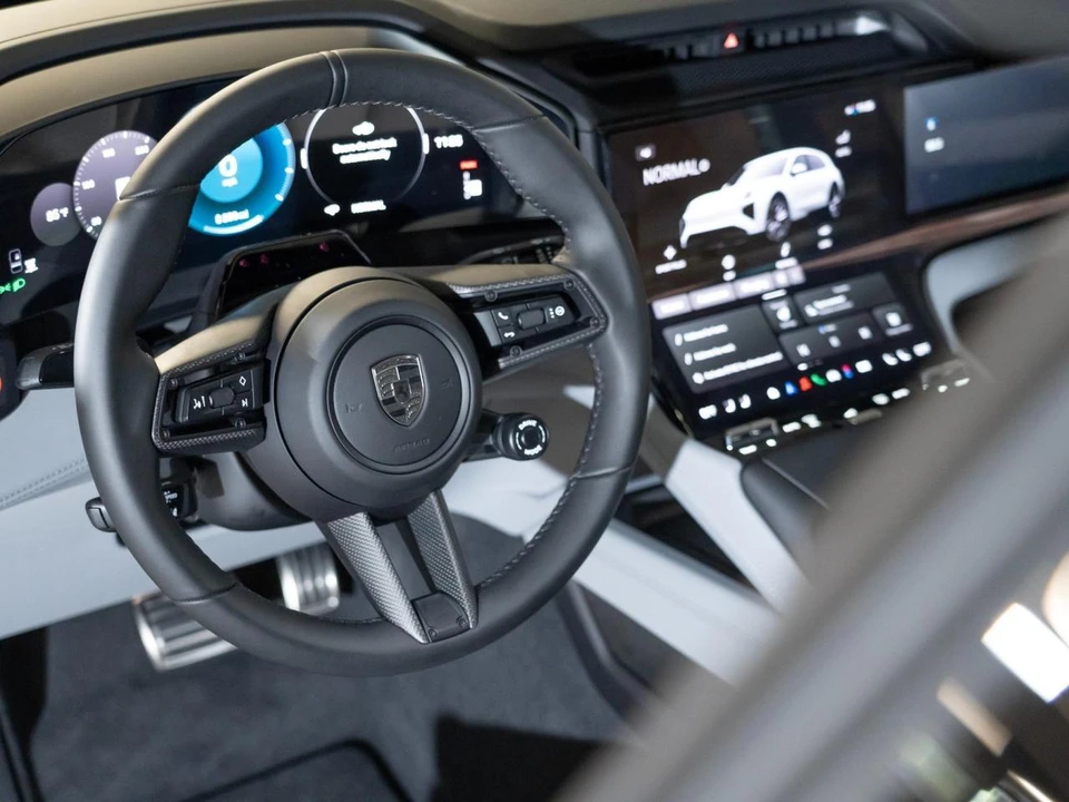 2026 Porsche 9Y0/9Y3 Cayenne Turbo - Image 15 of 29