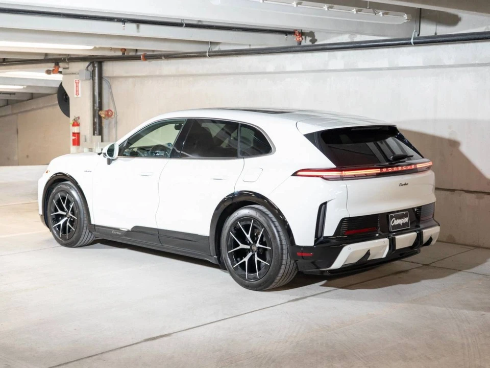 2026 Porsche 9Y0/9Y3 Cayenne Turbo - Image 3 of 5