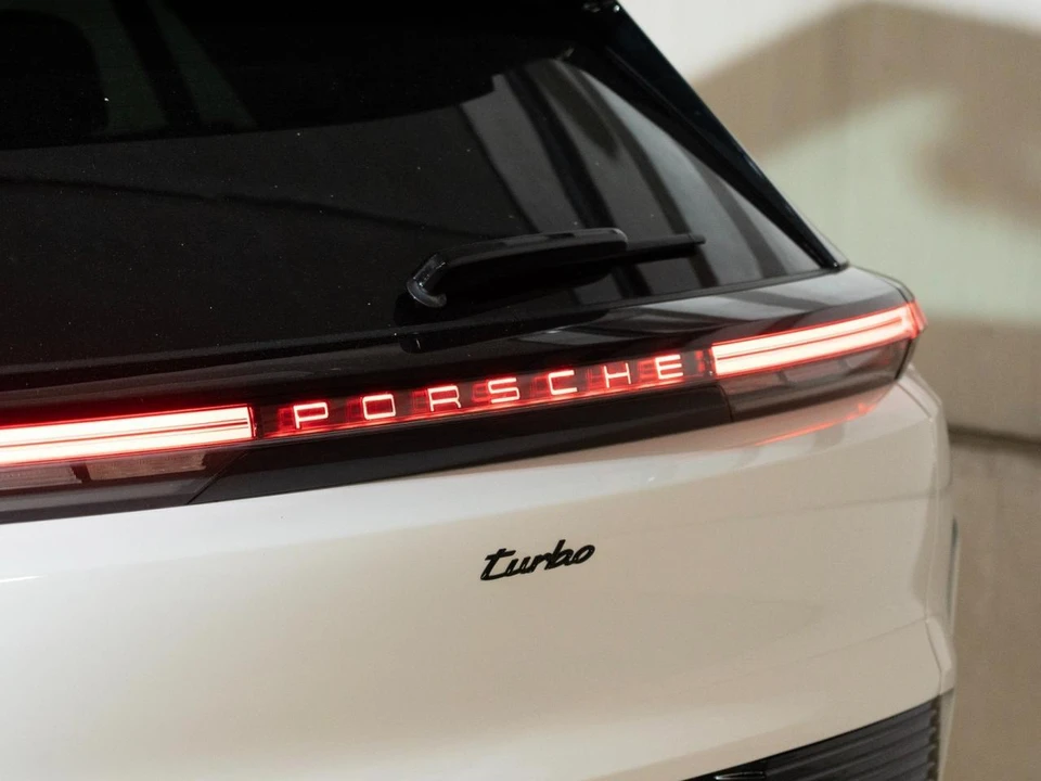 2026 Porsche 9Y0/9Y3 Cayenne Turbo - Image 10 of 31