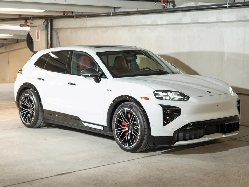 2026 Porsche 9Y0/9Y3 Cayenne Turbo - Image 7 of 31