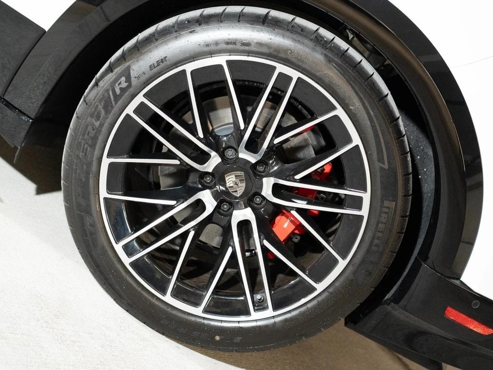 2026 Porsche 9Y0/9Y3 Cayenne Turbo - Image 12 of 31