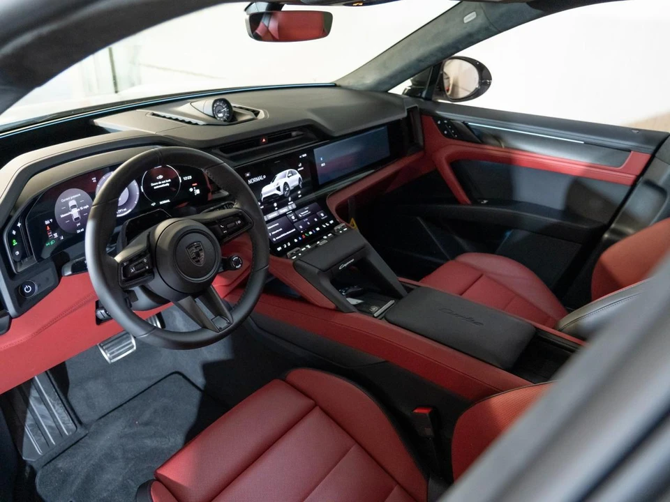 2026 Porsche 9Y0/9Y3 Cayenne Turbo - Image 4 of 31