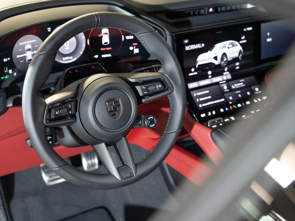 2026 Porsche 9Y0/9Y3 Cayenne Turbo - Image 16 of 31