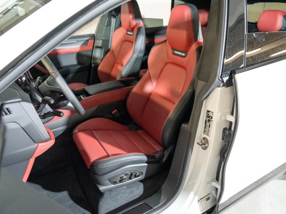 2026 Porsche 9Y0/9Y3 Cayenne Turbo - Image 5 of 31