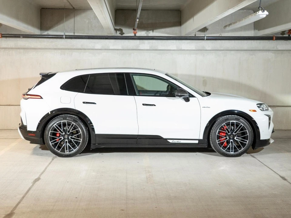 2026 Porsche 9Y0/9Y3 Cayenne Turbo - Image 8 of 31