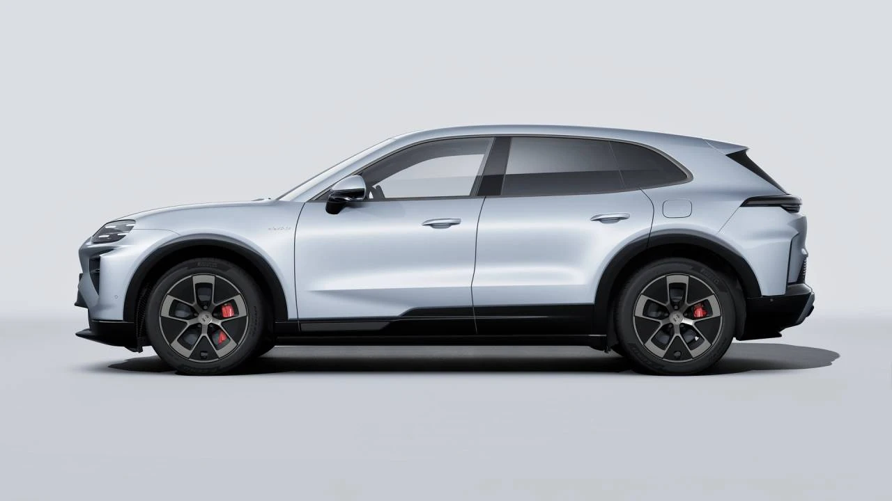 2026 Porsche 9Y0/9Y3 Cayenne Turbo - Image 2 of 14
