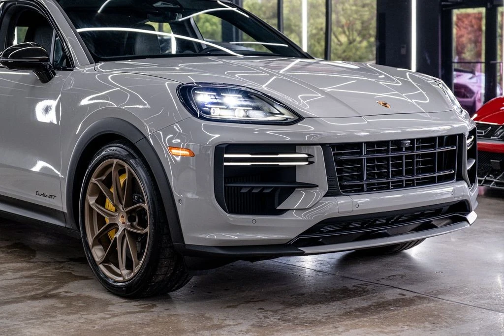 2026 Porsche 9Y0/9Y3 Cayenne Turbo GT - Image 3 of 31