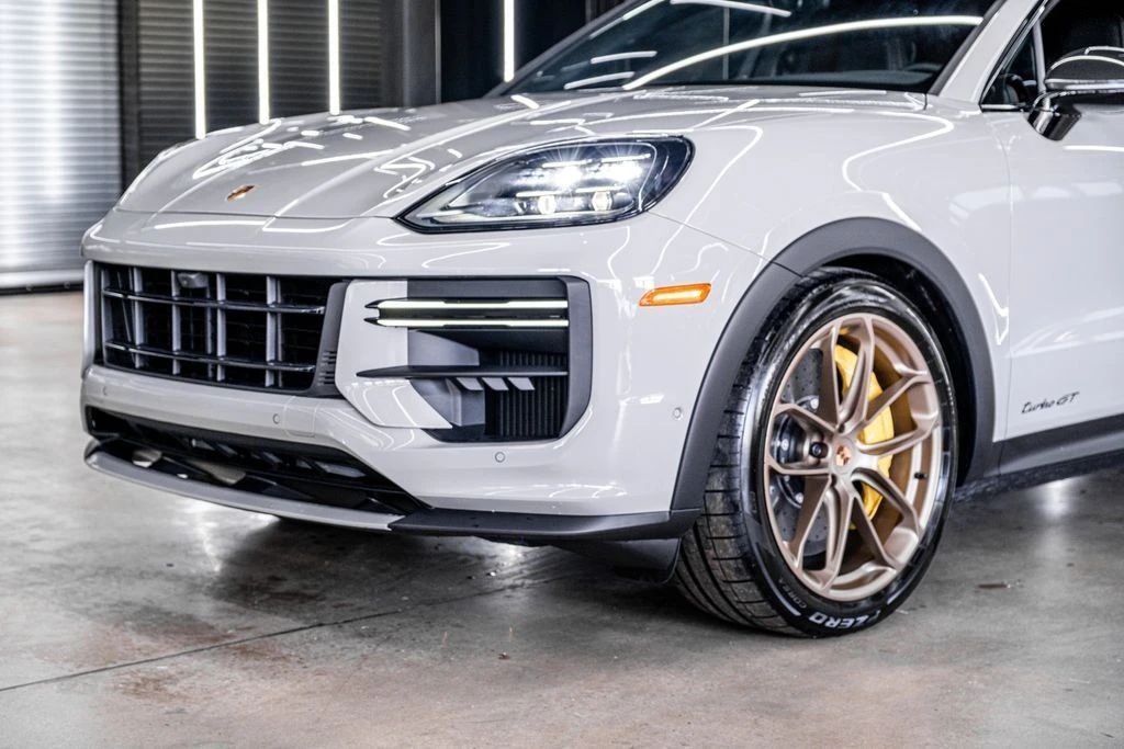 2026 Porsche 9Y0/9Y3 Cayenne Turbo GT - Image 6 of 31