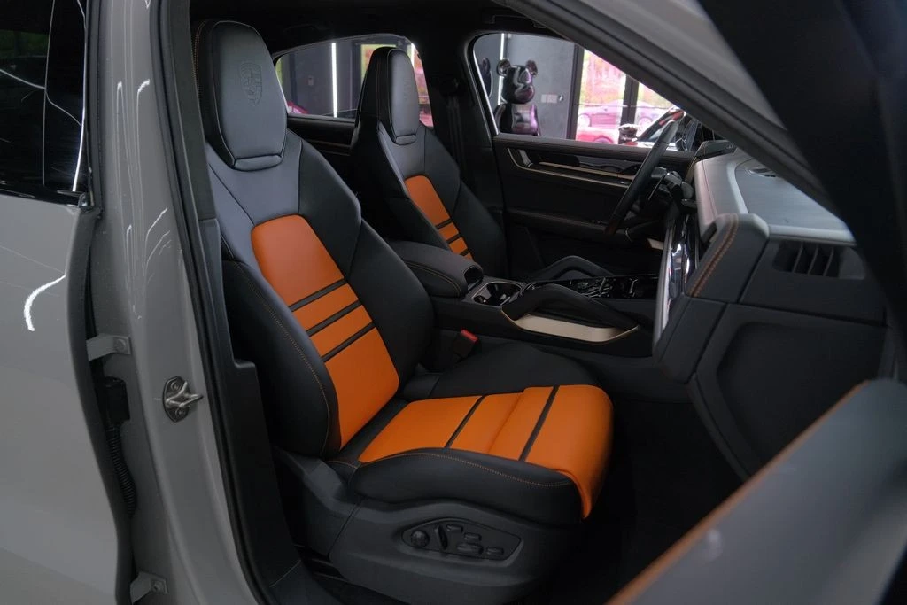 2026 Porsche 9Y0/9Y3 Cayenne Turbo GT - Image 23 of 31