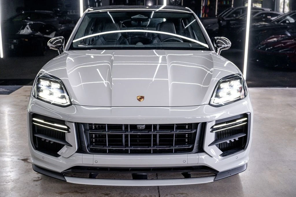 2026 Porsche 9Y0/9Y3 Cayenne Turbo GT - Image 4 of 31