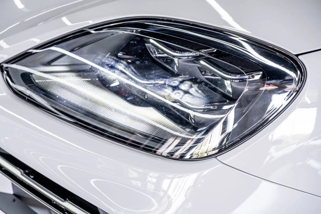 2026 Porsche 9Y0/9Y3 Cayenne Turbo GT - Image 7 of 31