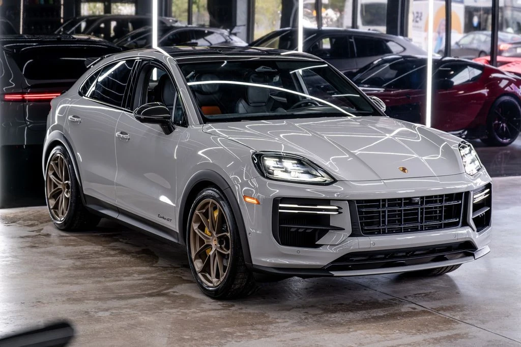 2026 Porsche 9Y0/9Y3 Cayenne Turbo GT - Image 2 of 31
