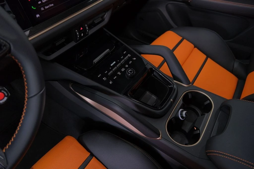2026 Porsche 9Y0/9Y3 Cayenne Turbo GT - Image 13 of 31