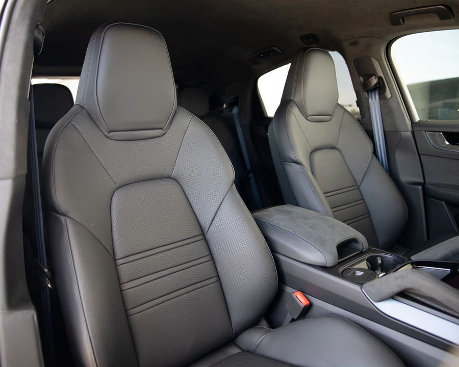 2026 Porsche 9Y0/9Y3 Cayenne Turbo GT - Image 27 of 30