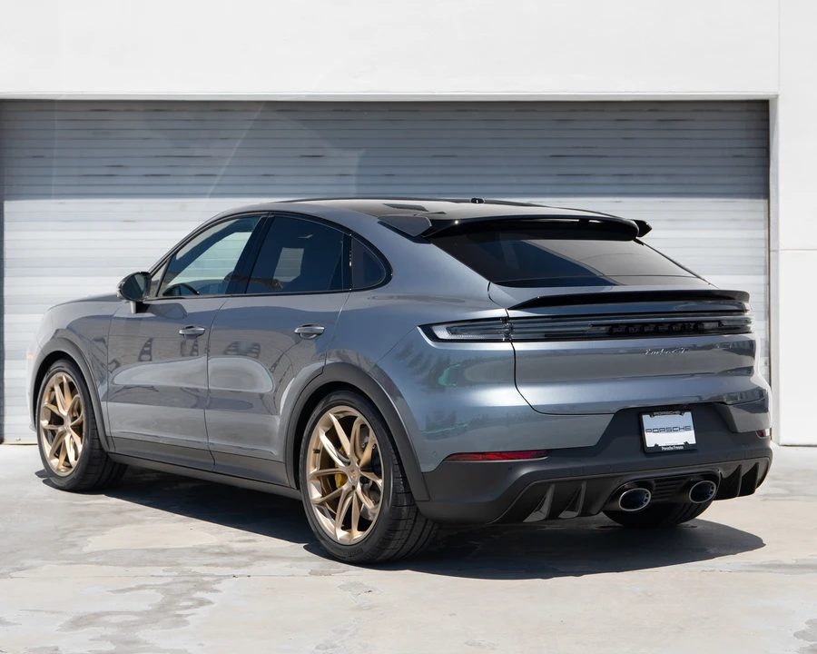 2026 Porsche 9Y0/9Y3 Cayenne Turbo GT - Image 4 of 30