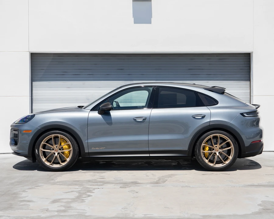 2026 Porsche 9Y0/9Y3 Cayenne Turbo GT - Image 3 of 30