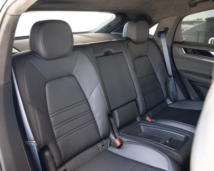 2026 Porsche 9Y0/9Y3 Cayenne Turbo GT - Image 26 of 30
