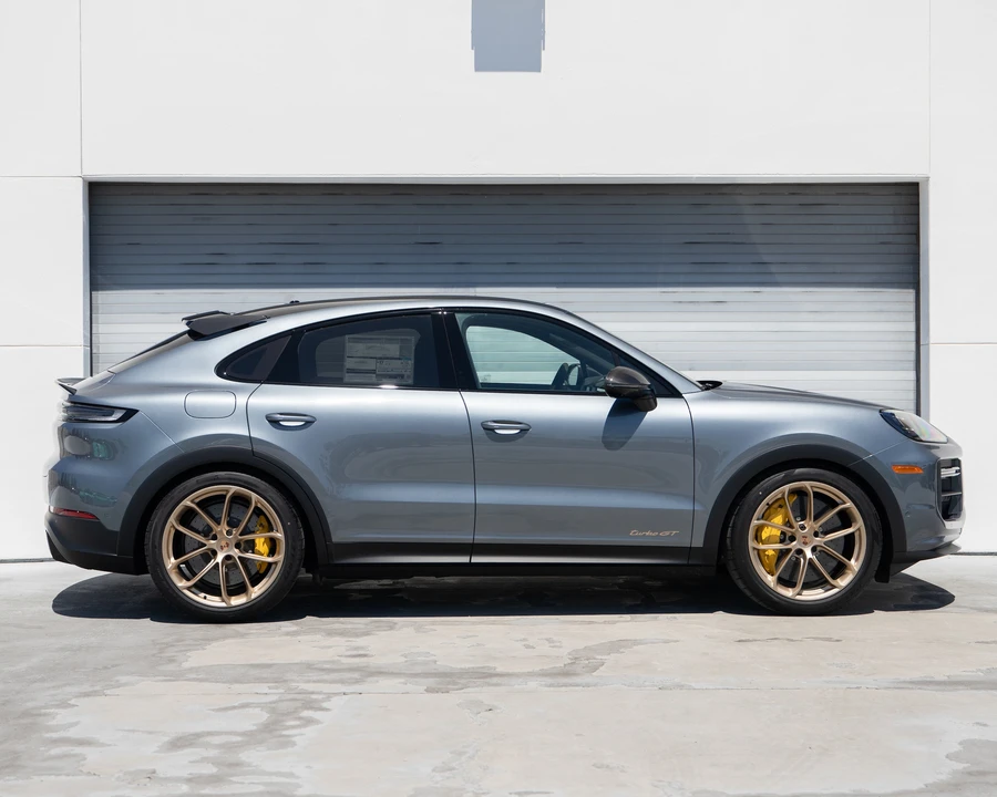 2026 Porsche 9Y0/9Y3 Cayenne Turbo GT - Image 10 of 30